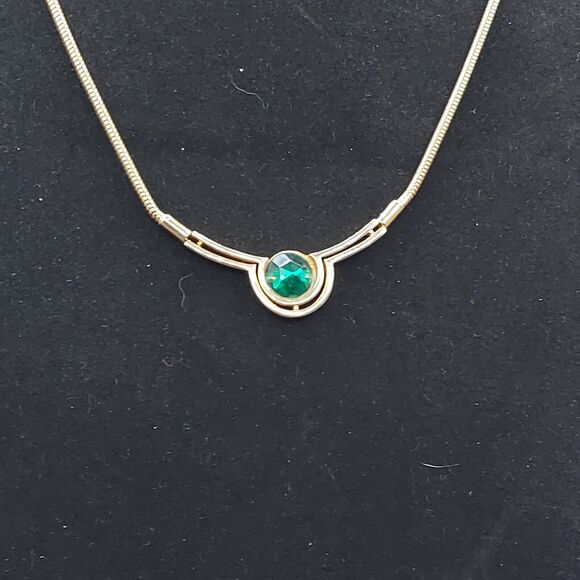 Vintage CCI Necklace 17" Green Beveled on Gold Tone backing Chain Signed - Picture 2 of 6